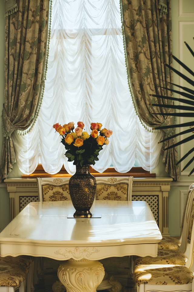 捲簾與窗簾的比較：選擇適合您家的最佳遮光解決方案