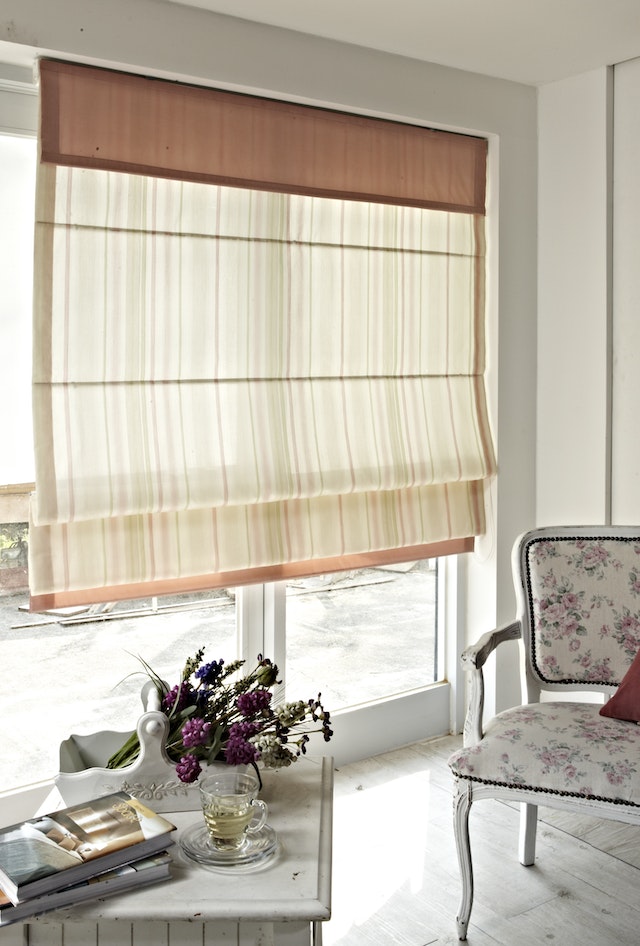 窗簾的材質選擇與風格搭配：打造舒適的室內空間